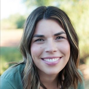 Meet your Posher, Leslie